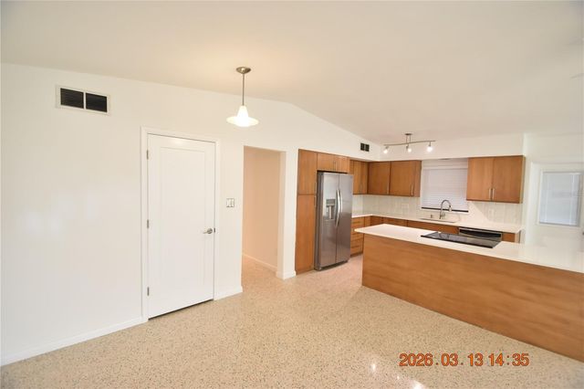 528 SUWANEE CIRCLE, Tampa, FL 33606