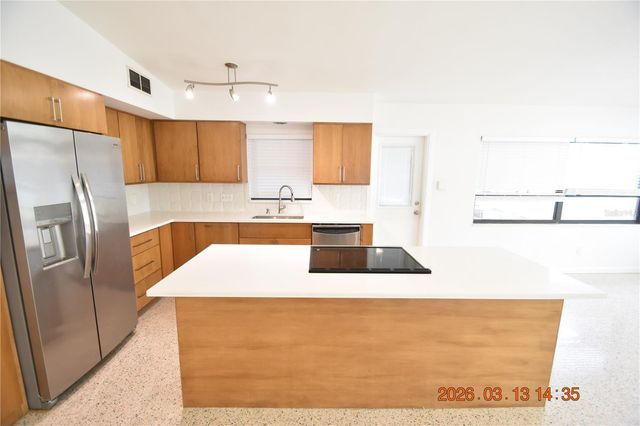 528 SUWANEE CIRCLE, Tampa, FL 33606