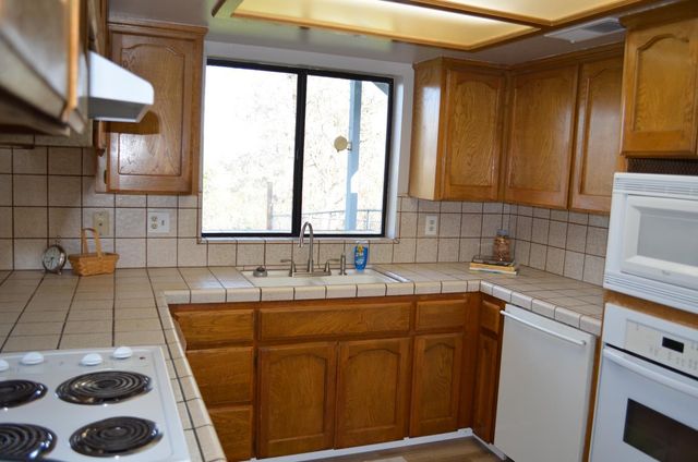 41770 Lilley Mountain Drive, Coarsegold, CA 93614