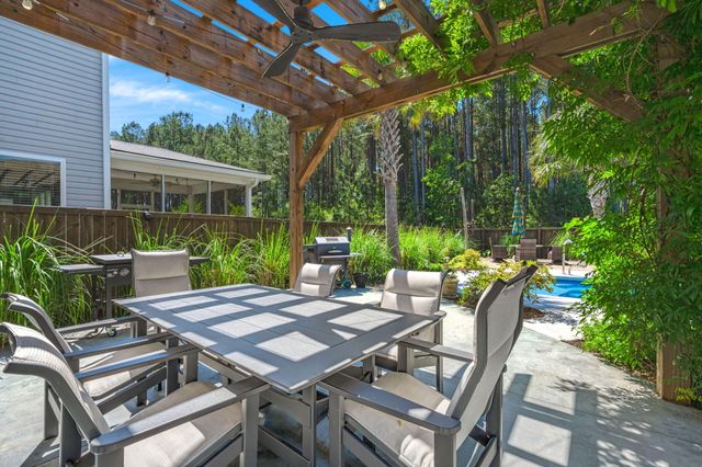 425 Cherrybark Oak Street, Summerville, SC 29486