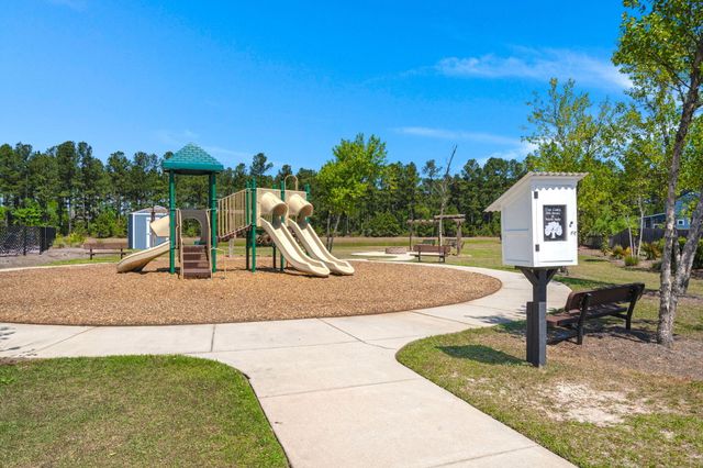 425 Cherrybark Oak Street, Summerville, SC 29486