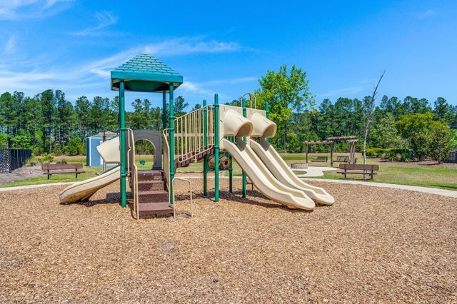 425 Cherrybark Oak Street, Summerville, SC 29486