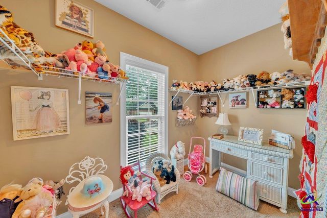 404 Hunts Landing Drive, Kathleen, GA 31047