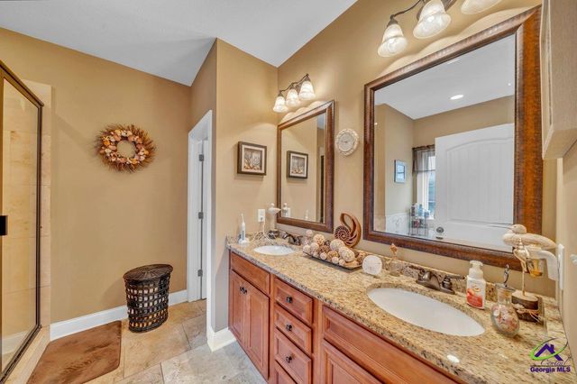 404 Hunts Landing Drive, Kathleen, GA 31047