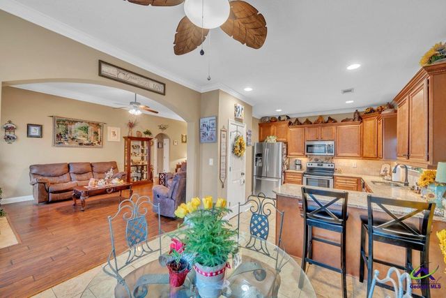 404 Hunts Landing Drive, Kathleen, GA 31047