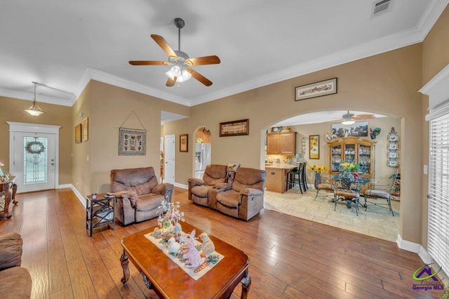 404 Hunts Landing Drive, Kathleen, GA 31047