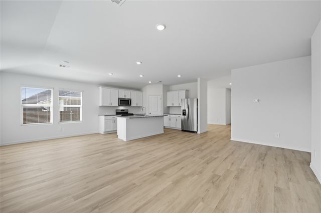 6645 Valley Lake Lane, Fort Worth, TX 76036