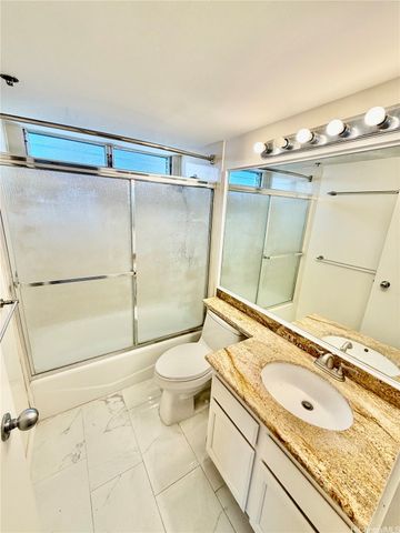 2522 Date Street 1204, Honolulu, HI 96826