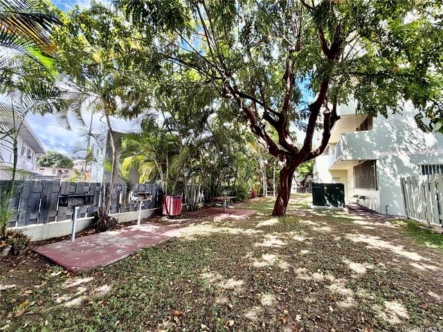 2522 Date Street 1204, Honolulu, HI 96826