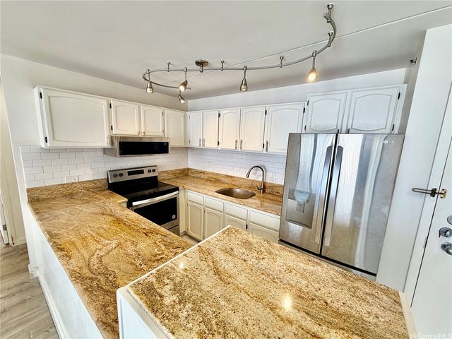 2522 Date Street 1204, Honolulu, HI 96826
