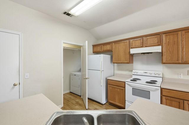 3201E EL SALIDO PKWY 422, Cedar Park, TX 78613