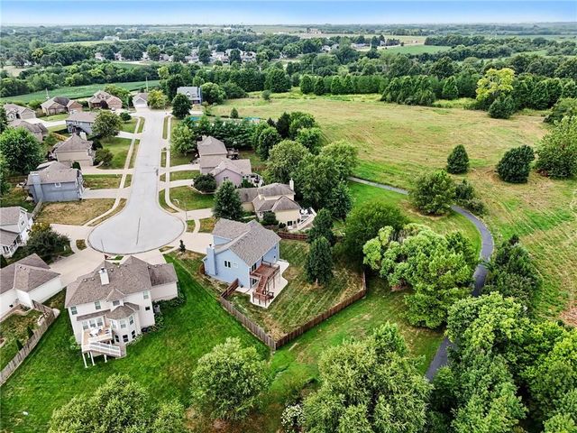 1408 NE 196TH Court, Smithville, MO 64089