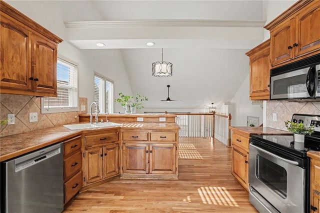1408 NE 196TH Court, Smithville, MO 64089