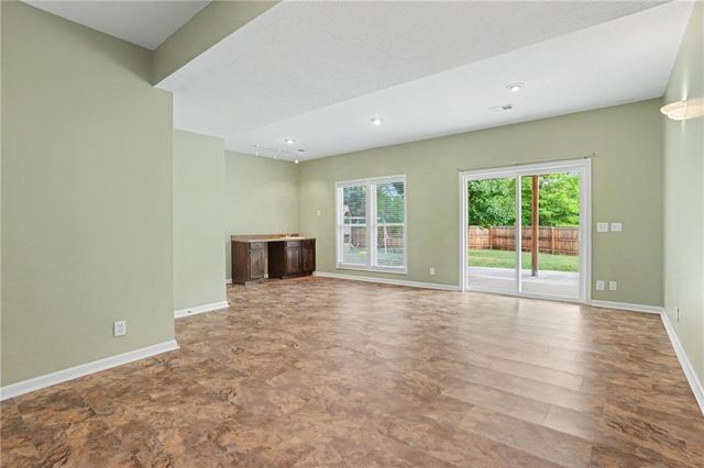 1408 NE 196TH Court, Smithville, MO 64089