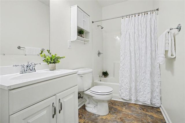 1408 NE 196TH Court, Smithville, MO 64089
