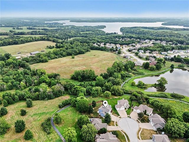 1408 NE 196TH Court, Smithville, MO 64089