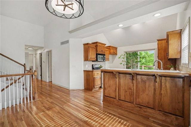 1408 NE 196TH Court, Smithville, MO 64089
