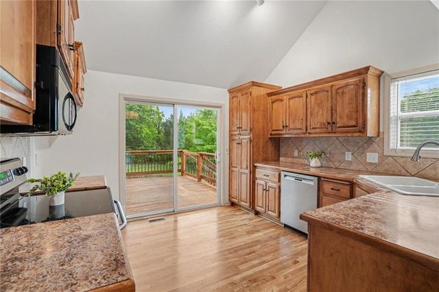 1408 NE 196TH Court, Smithville, MO 64089
