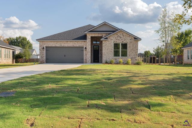 224 Farmland Circle, Perry, GA 31069