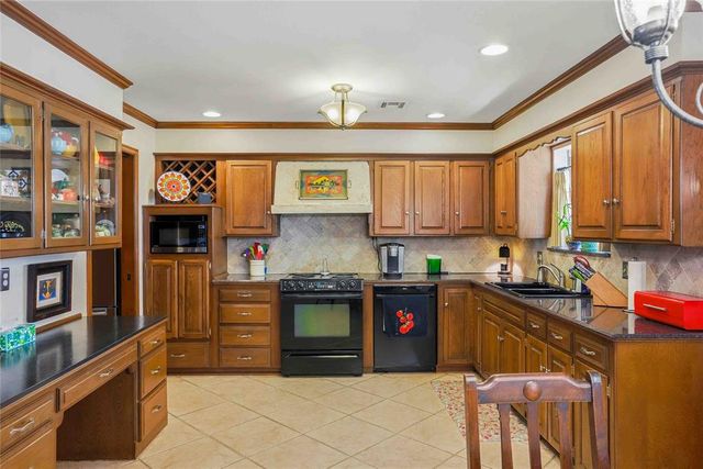 3009 Hemingford Lane, Oklahoma City, OK 73120