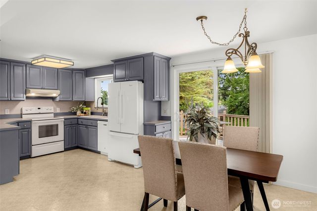 2520 166th Avenue NE, Bellevue, WA 98008