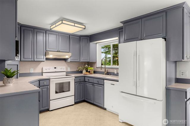 2520 166th Avenue NE, Bellevue, WA 98008