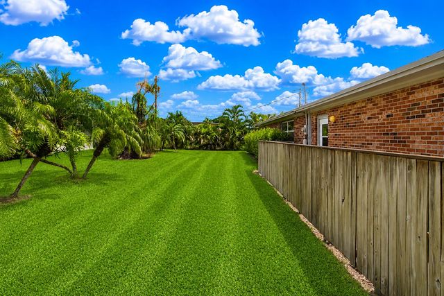 1966 Emilio Lane, West Palm Beach, FL 33406
