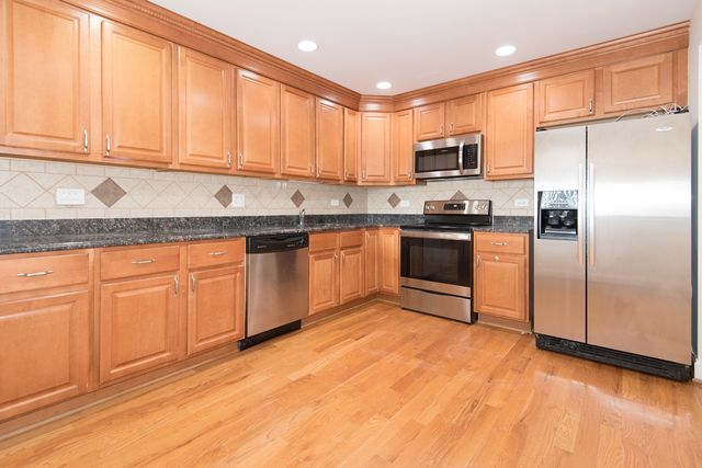 2206 S Goebbert Road 404, Arlington Heights, IL 60005