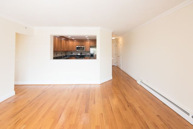 2206 S Goebbert Road 404, Arlington Heights, IL 60005