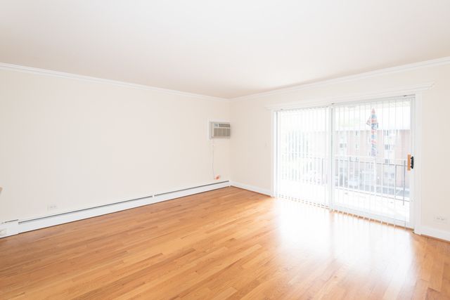 2206 S Goebbert Road 404, Arlington Heights, IL 60005