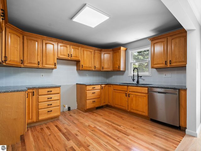 5321 S Jeffs Road, Falmouth, MI 49632