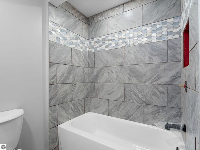 5321 S Jeffs Road, Falmouth, MI 49632