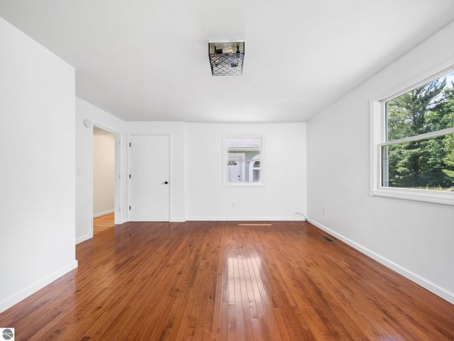 5321 S Jeffs Road, Falmouth, MI 49632