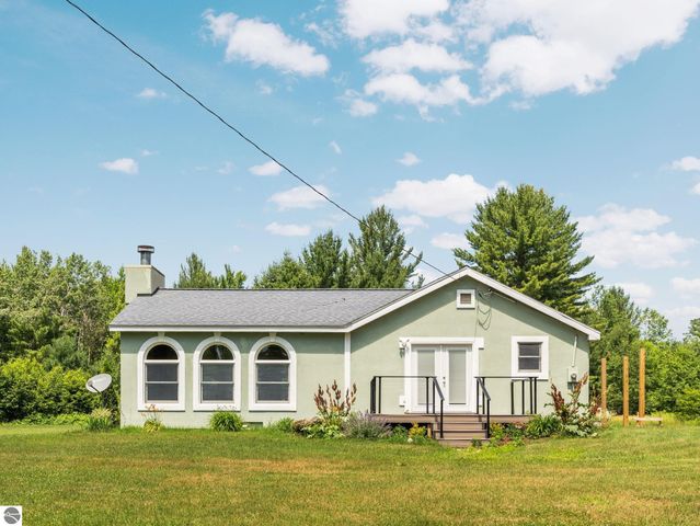 5321 S Jeffs Road, Falmouth, MI 49632