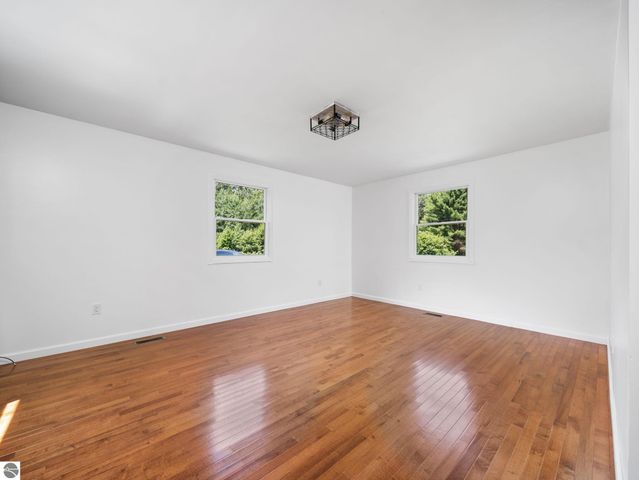 5321 S Jeffs Road, Falmouth, MI 49632