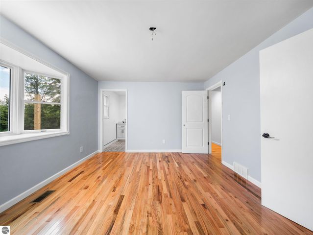 5321 S Jeffs Road, Falmouth, MI 49632