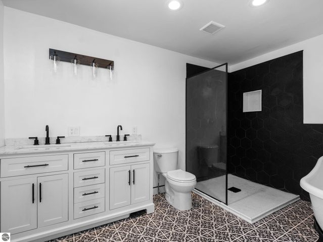 5321 S Jeffs Road, Falmouth, MI 49632