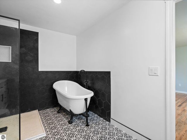 5321 S Jeffs Road, Falmouth, MI 49632