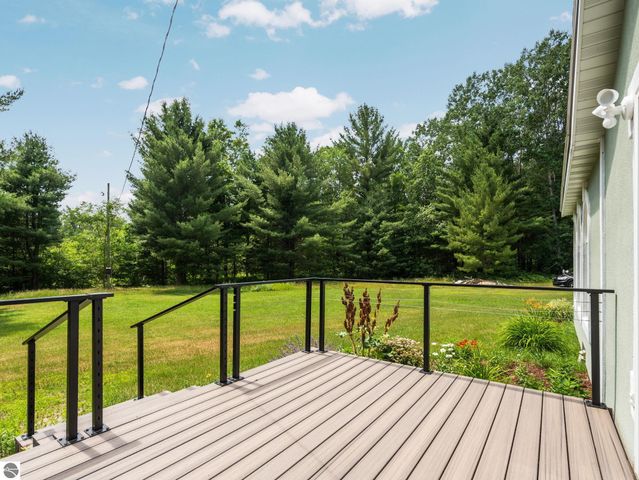 5321 S Jeffs Road, Falmouth, MI 49632