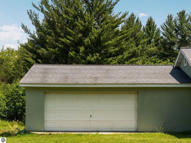 5321 S Jeffs Road, Falmouth, MI 49632