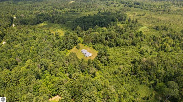 5321 S Jeffs Road, Falmouth, MI 49632