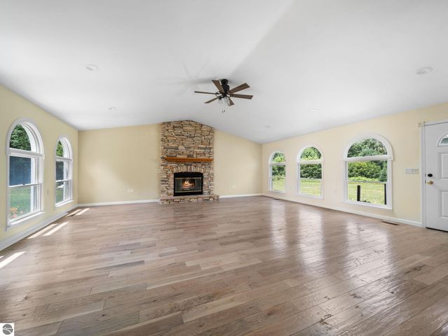 5321 S Jeffs Road, Falmouth, MI 49632