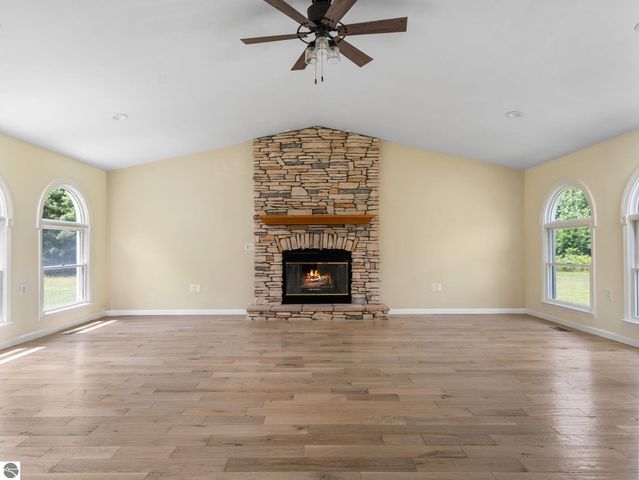 5321 S Jeffs Road, Falmouth, MI 49632