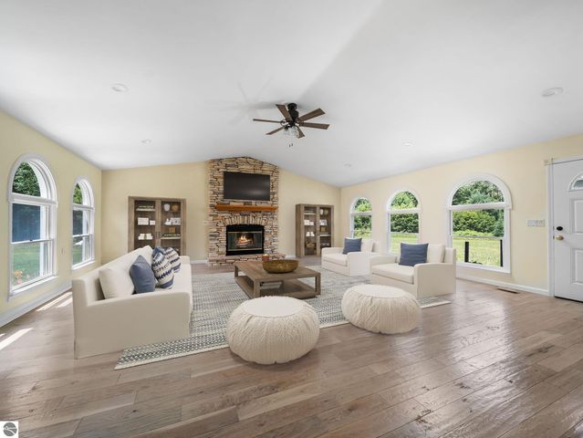 5321 S Jeffs Road, Falmouth, MI 49632