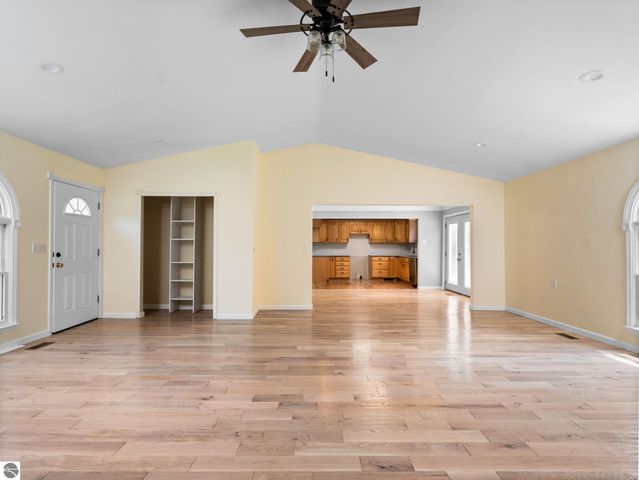 5321 S Jeffs Road, Falmouth, MI 49632