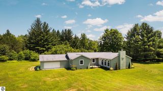 5321 S Jeffs Road, Falmouth, MI 49632