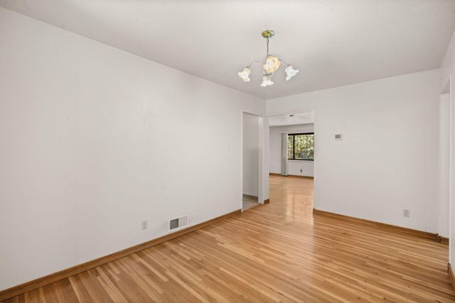 705 Kentucky Street SE, Albuquerque, NM 87108