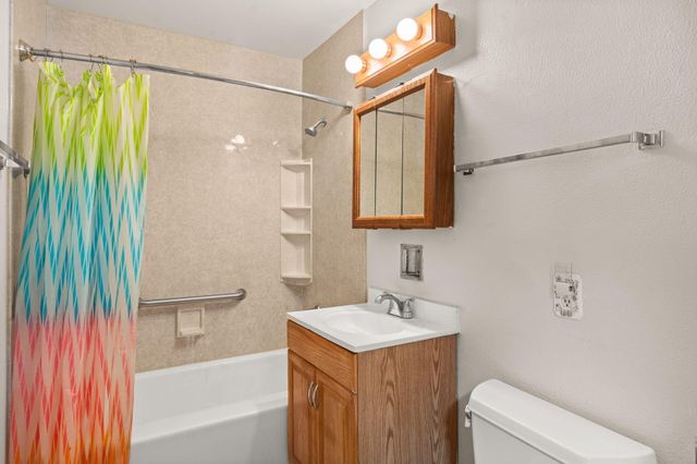 705 Kentucky Street SE, Albuquerque, NM 87108