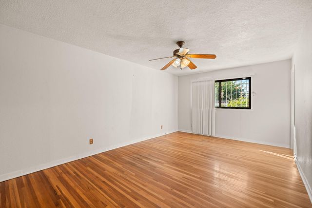 705 Kentucky Street SE, Albuquerque, NM 87108