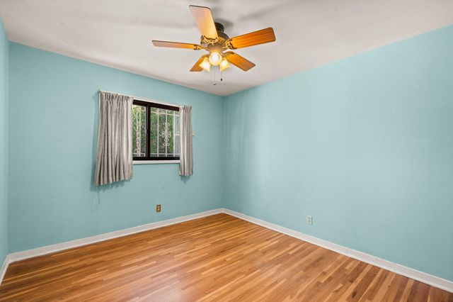 705 Kentucky Street SE, Albuquerque, NM 87108